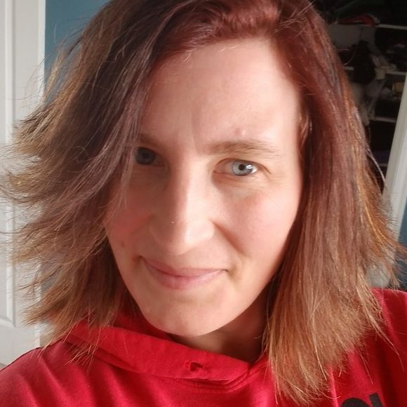 Meet your Posher, Colleen - Picture 1 of 1